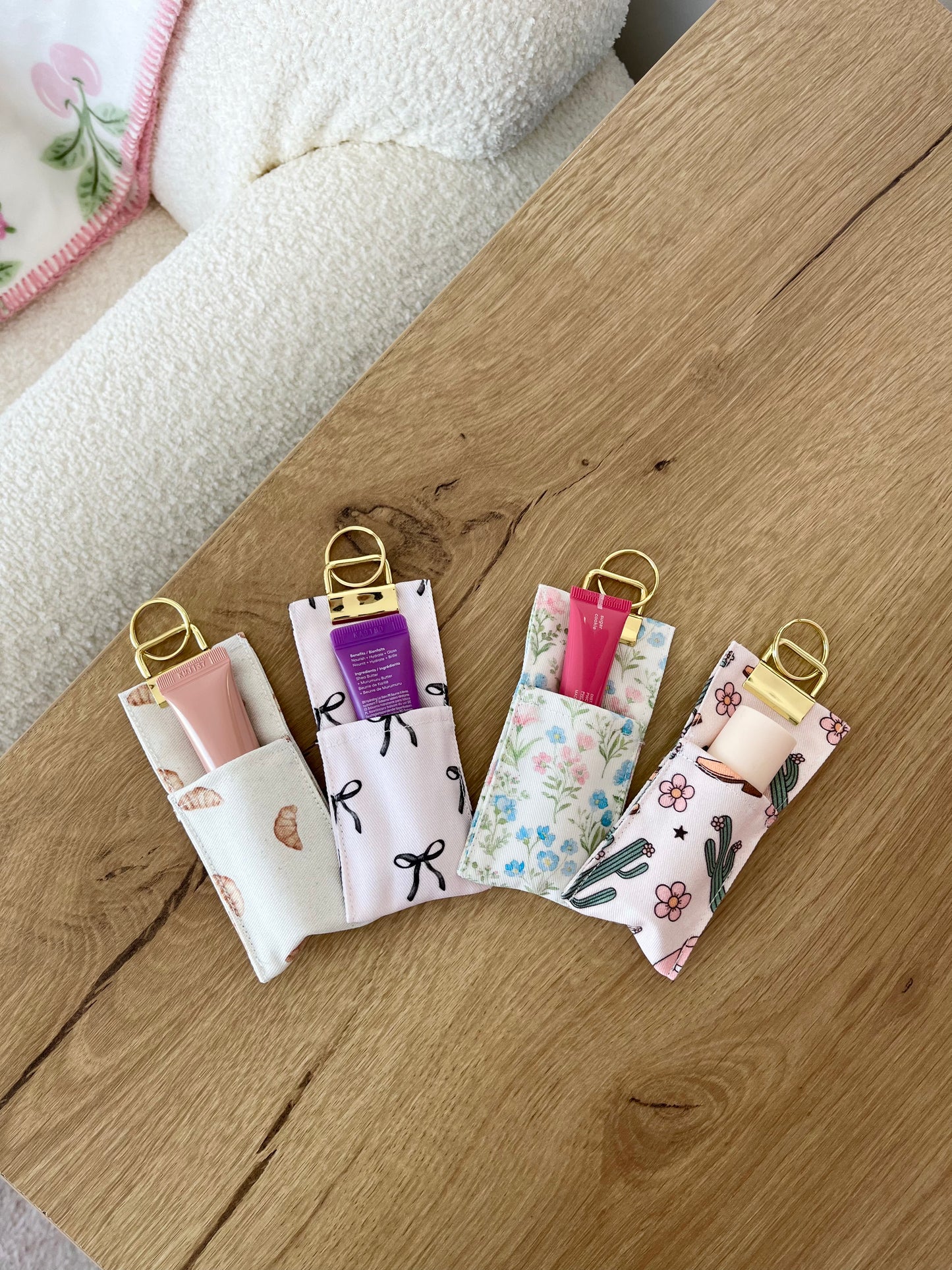 Porte-gloss | Bourgogne et fleurs blanches