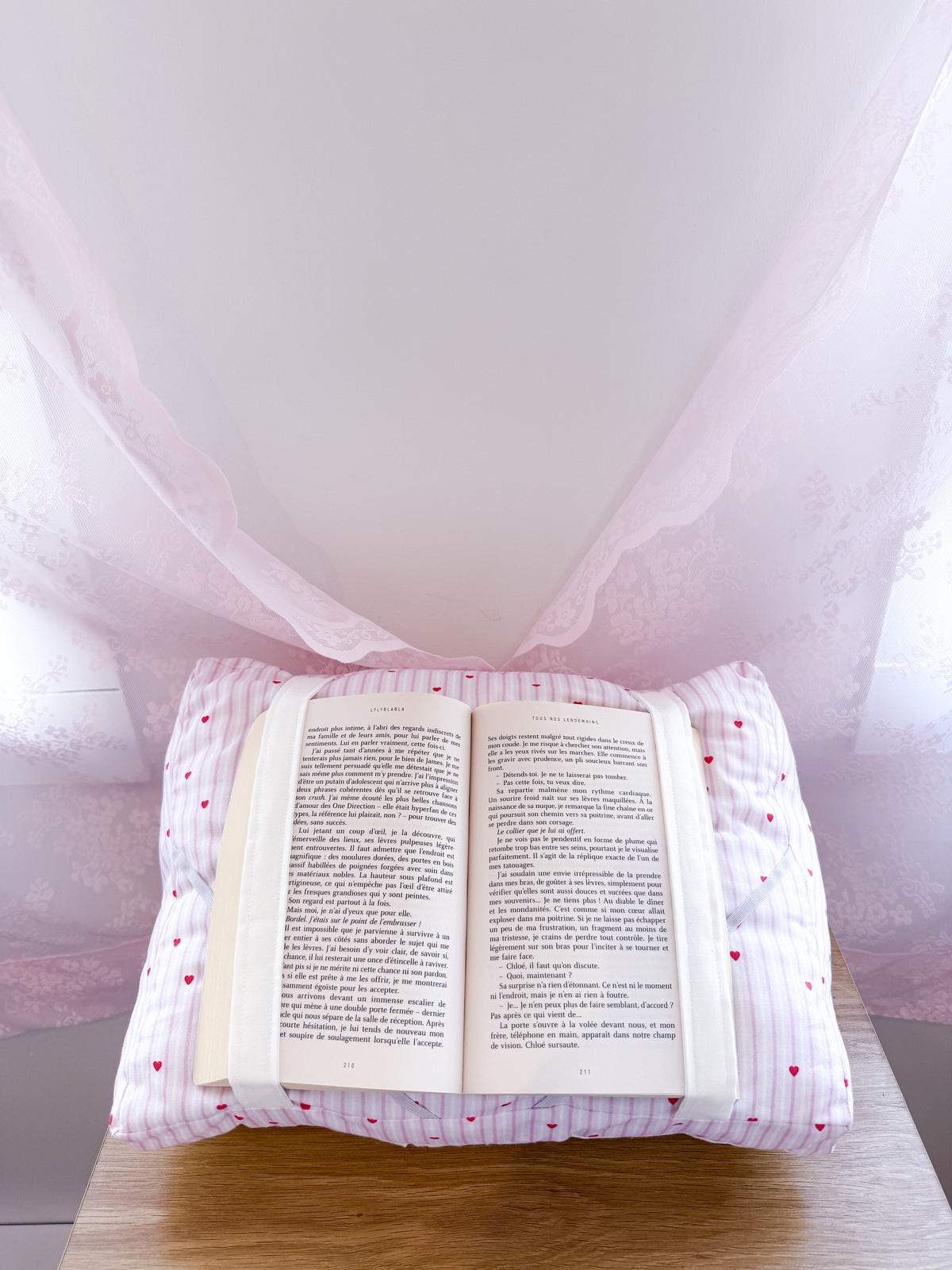 Coussin de lecture | Lignes et coeurs