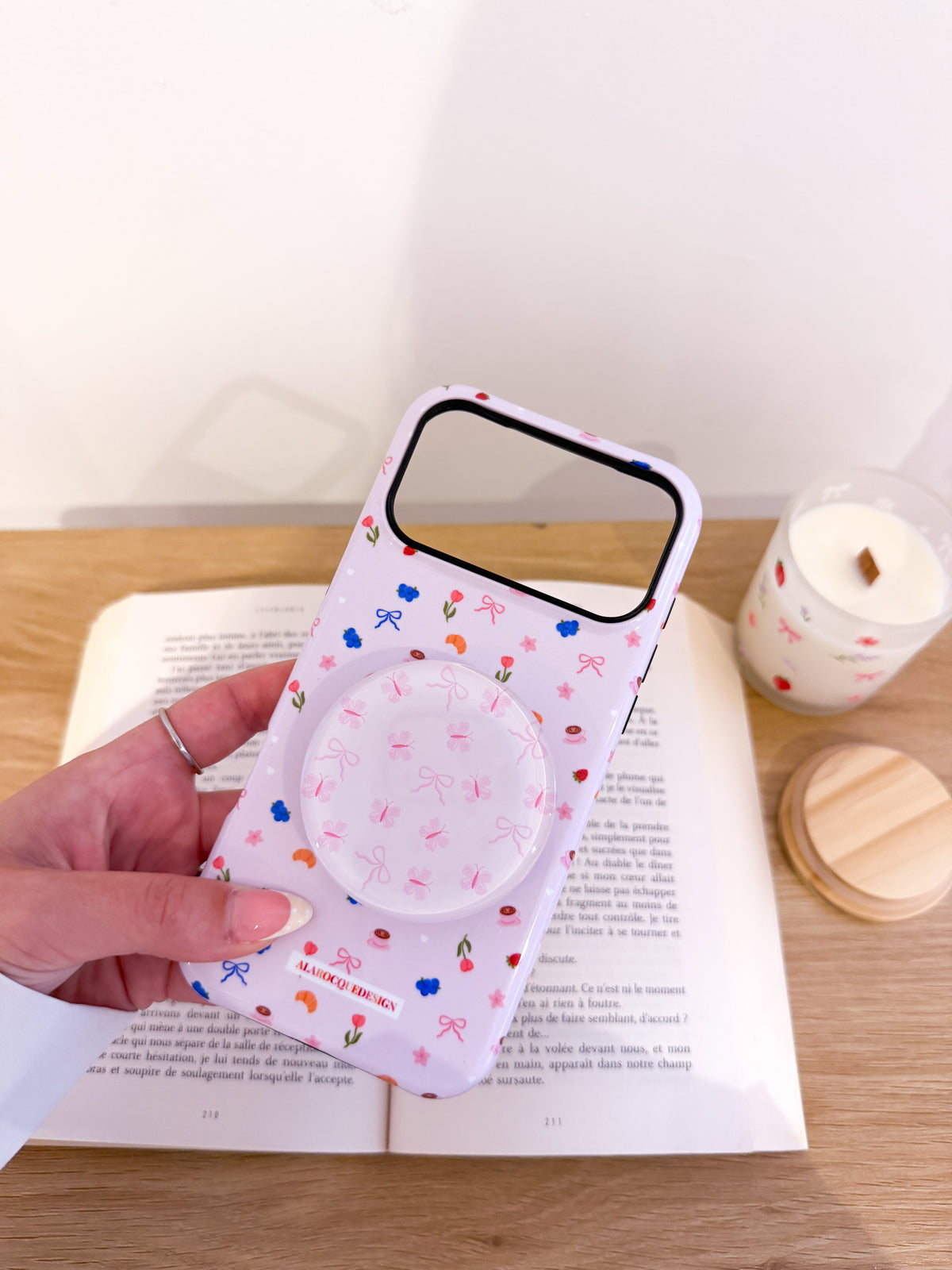 Bouton à téléphone ou liseuse | Magnétique | Papillon, boucles et coeurs
