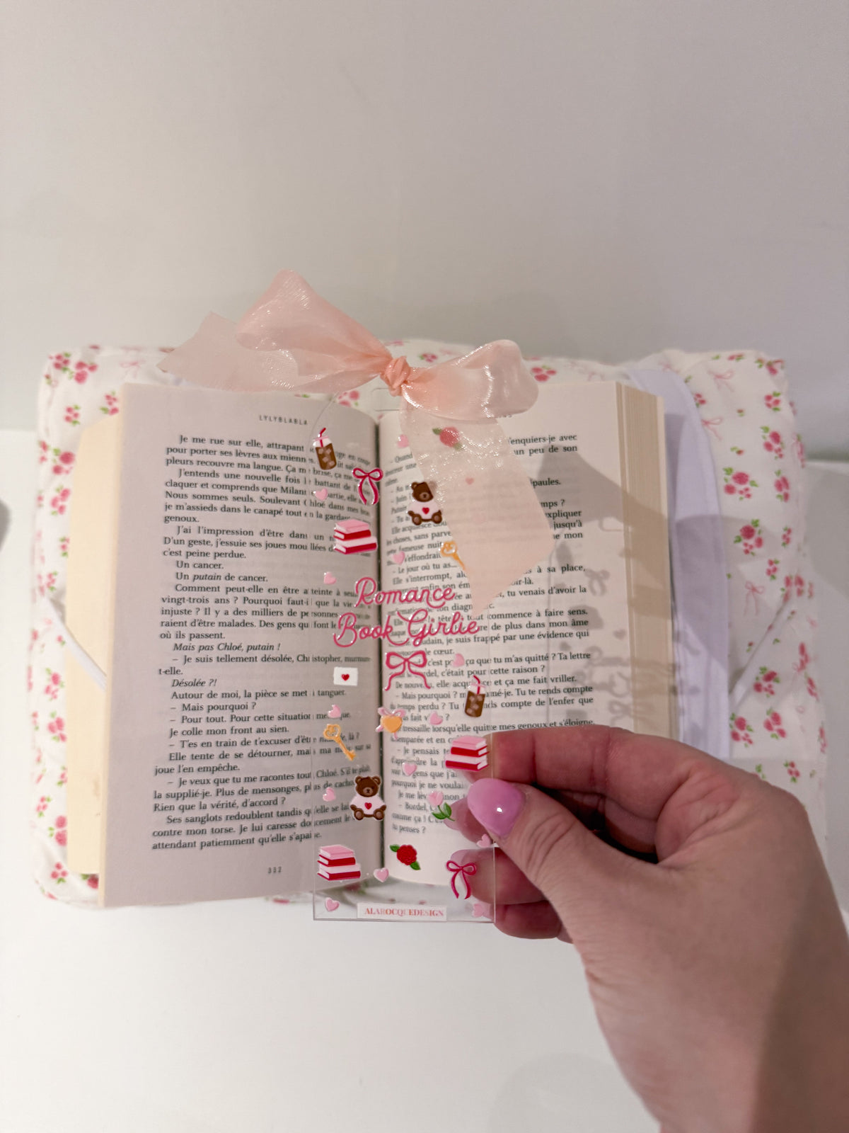 Signet en acrylique avec boucle | Romance book girlie