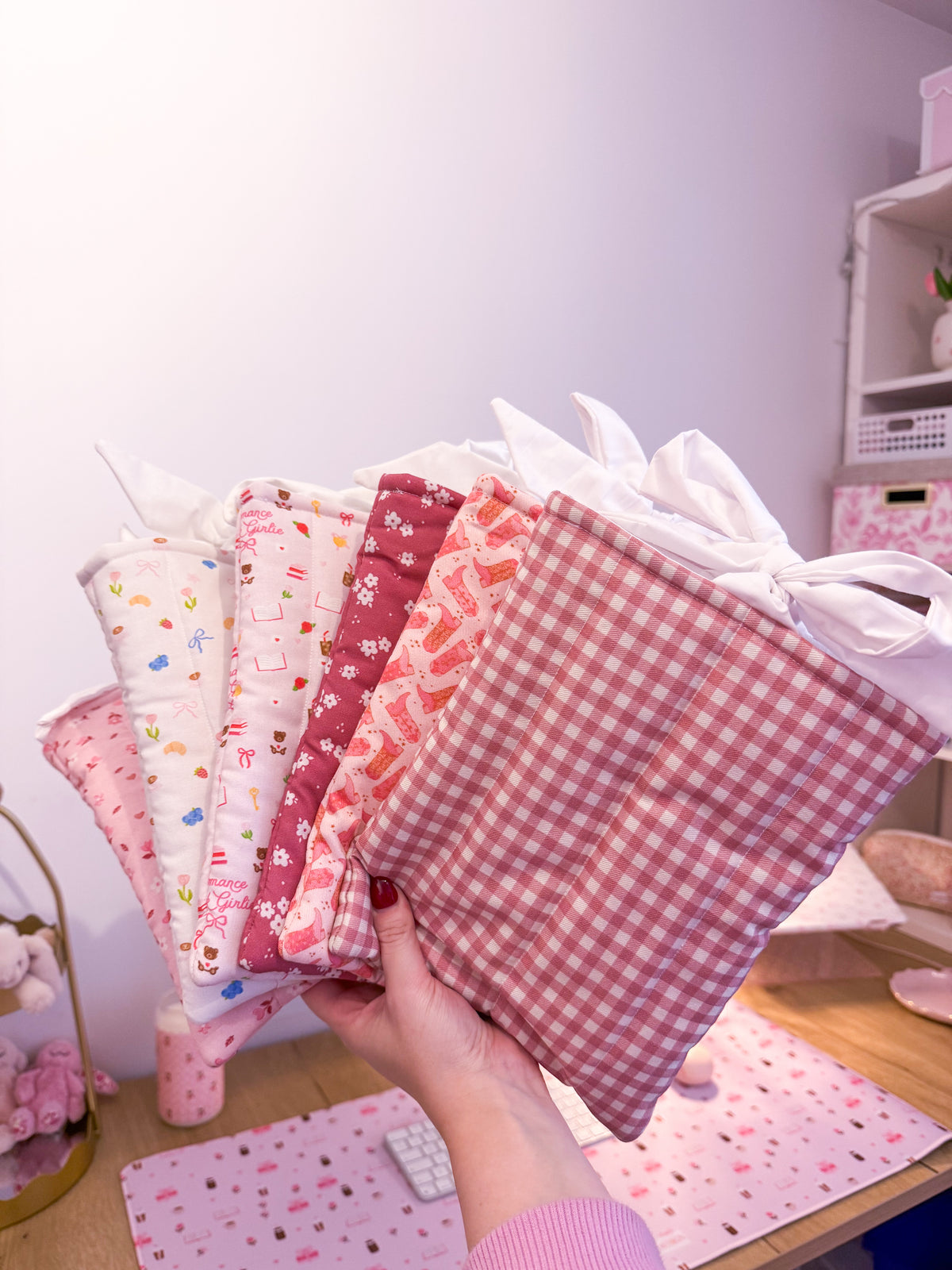 Pochette à livre ou liseuse | Minis fleurs rouges et mauves