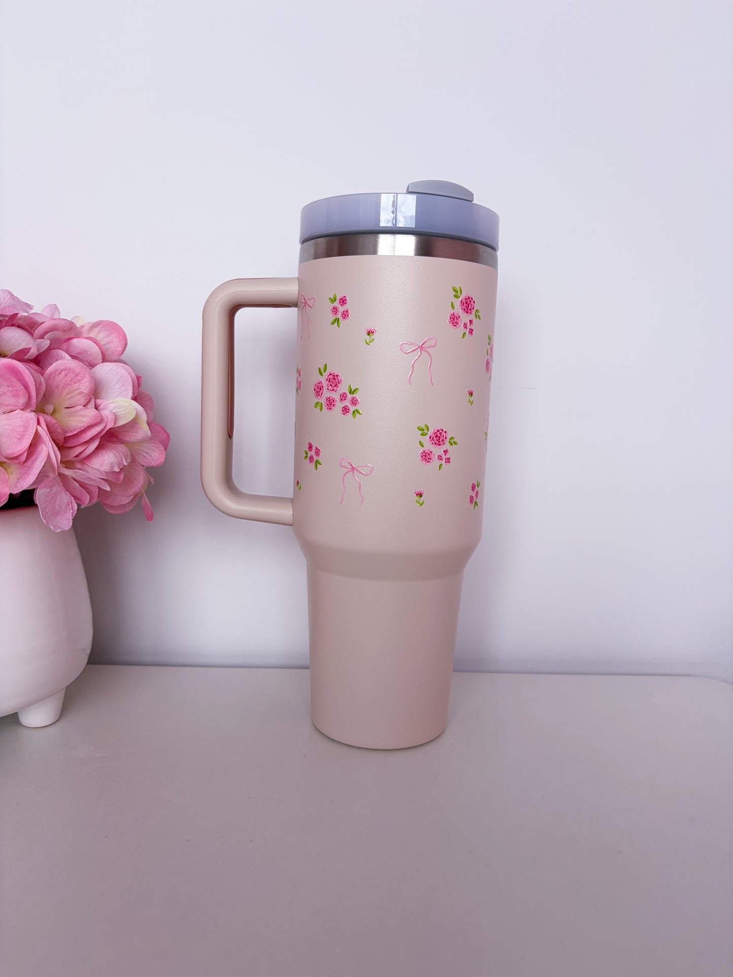 Bouteille à poignée 40 oz | Beige | Bouquets de roses