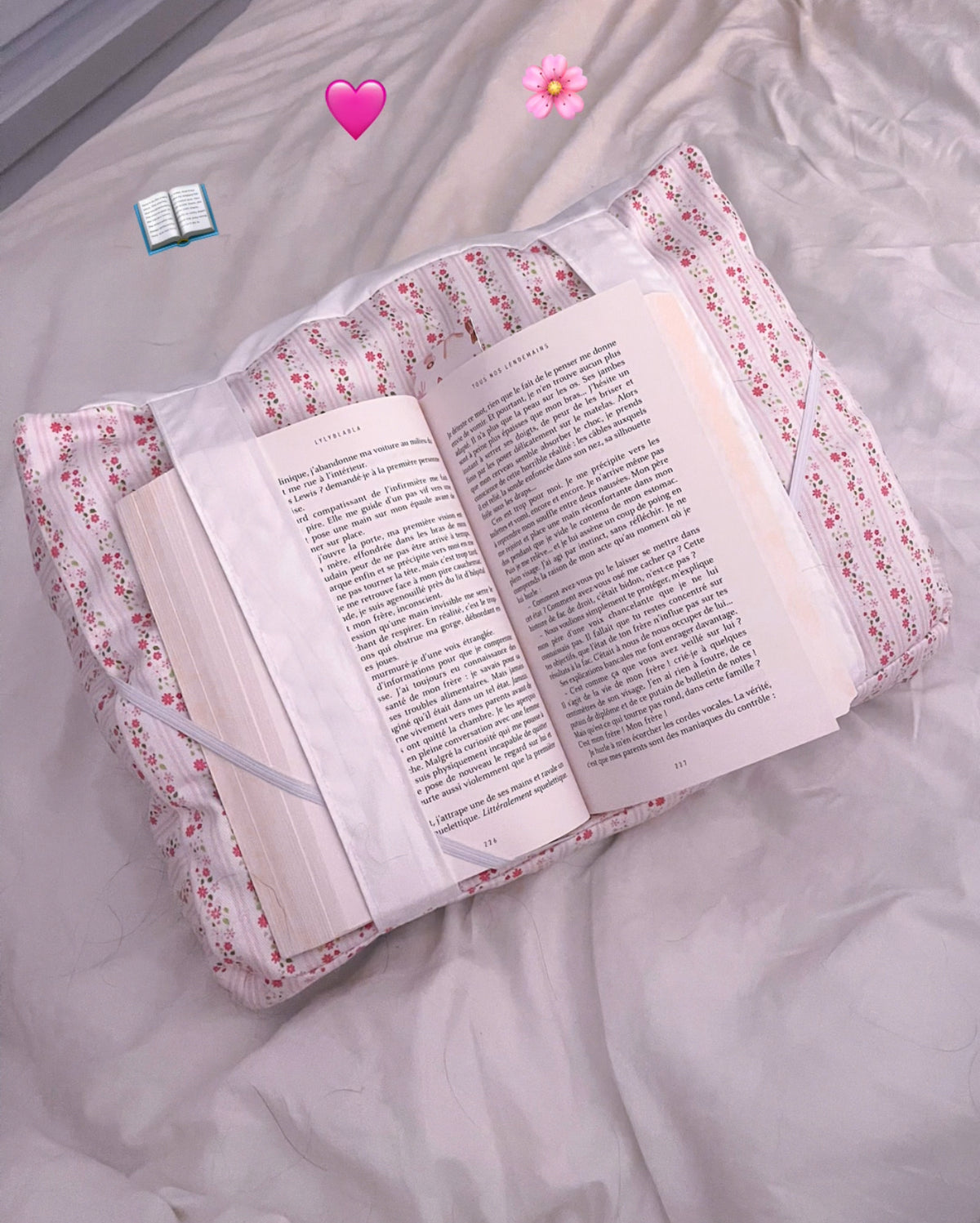 Coussin de lecture | Lignes roses et fleurs