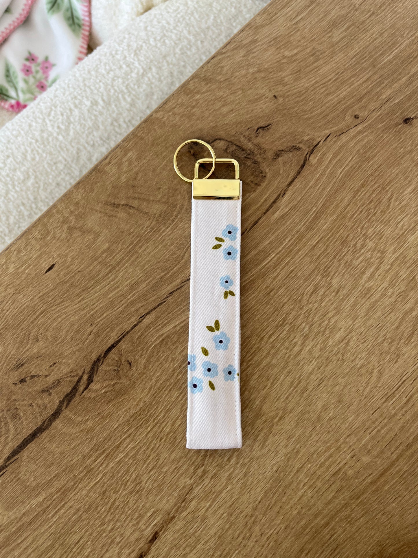 Porte-clés | Bracelet | Minis fleurs bleues et feuilles