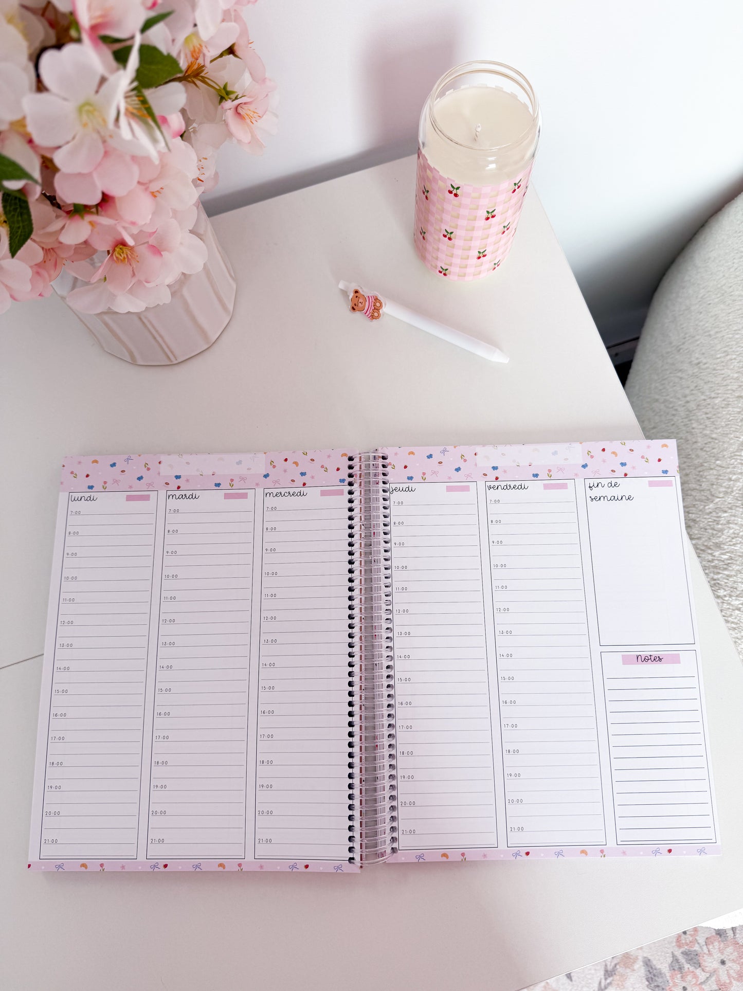 Agenda planificateur | Non-daté | Lignes roses et fleurs