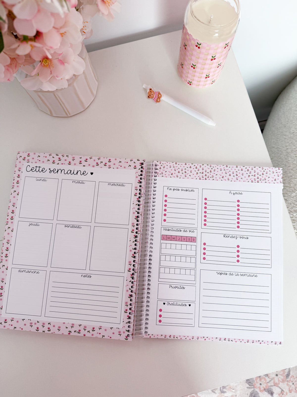 Agenda planificateur | Non-daté | Lignes roses et fleurs