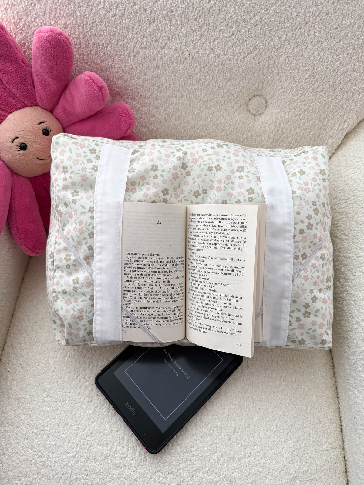 Coussin de lecture | Fleurs neutres pâles