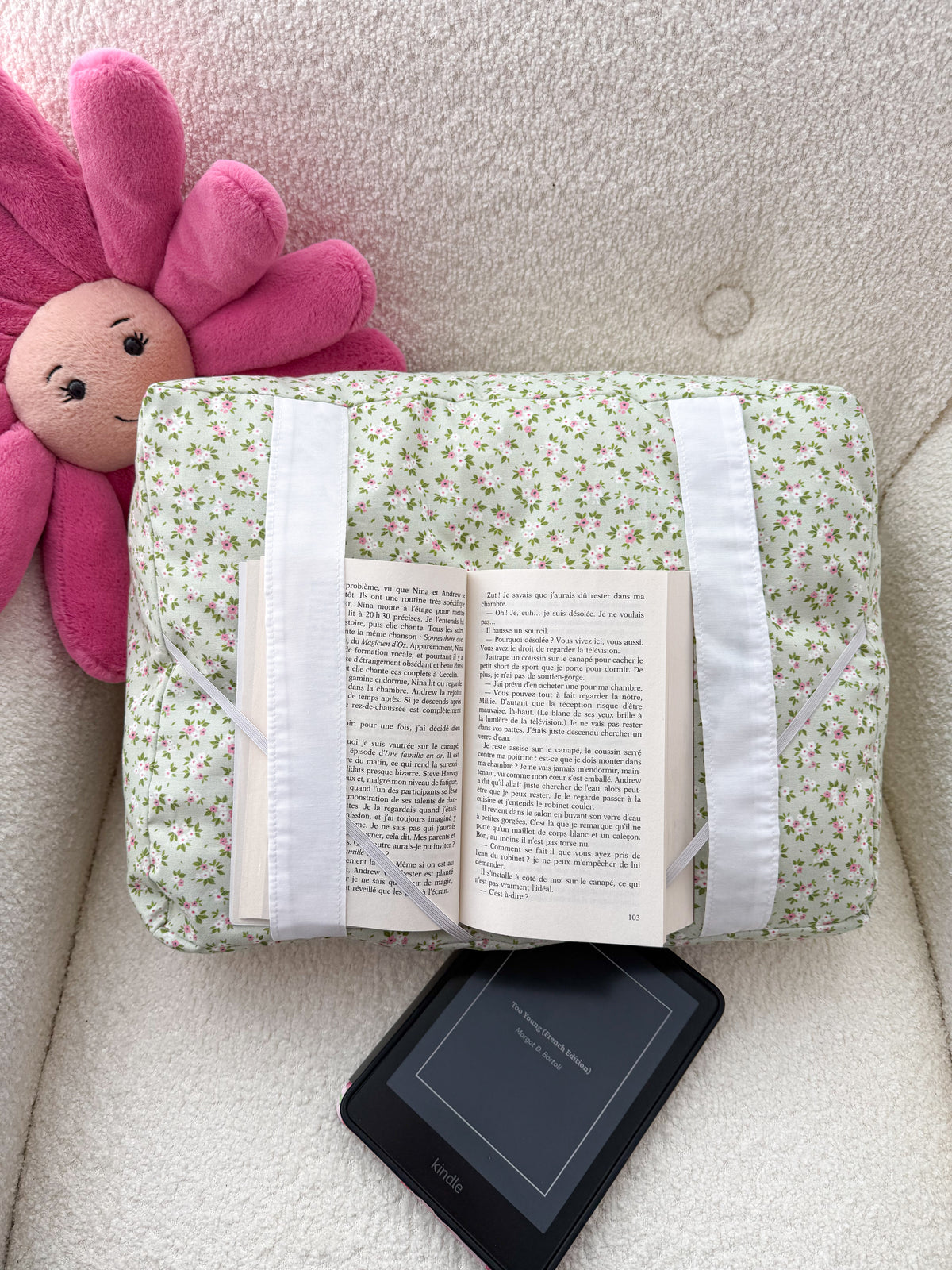 Coussin de lecture | Sauge et fleurs fuchsia