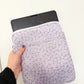 Pochette à tablette | 11 à 15'' | Mauve et fleurs blanches