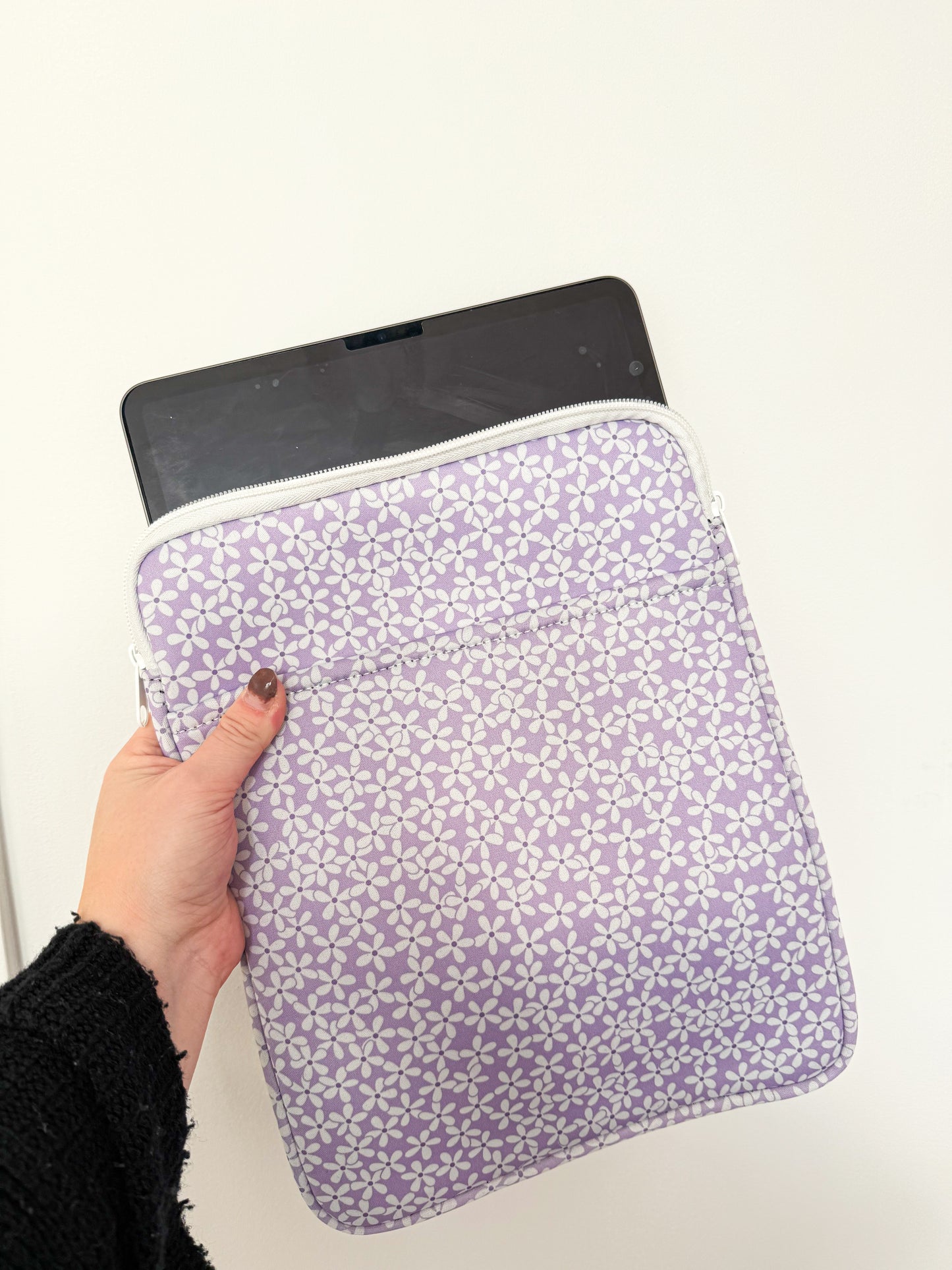 Pochette à tablette | 11 à 15'' | Mauve et fleurs blanches