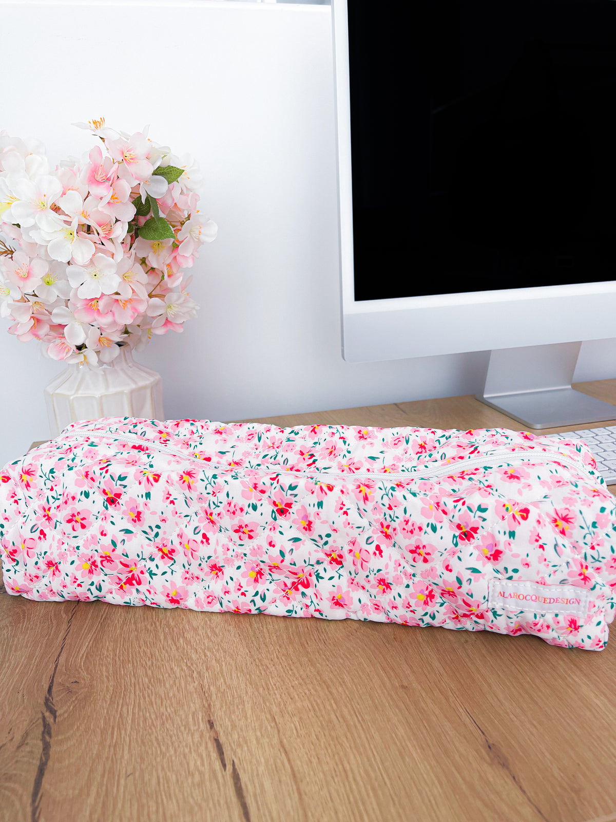 Longue trousse | Fleurs roses et feuilles