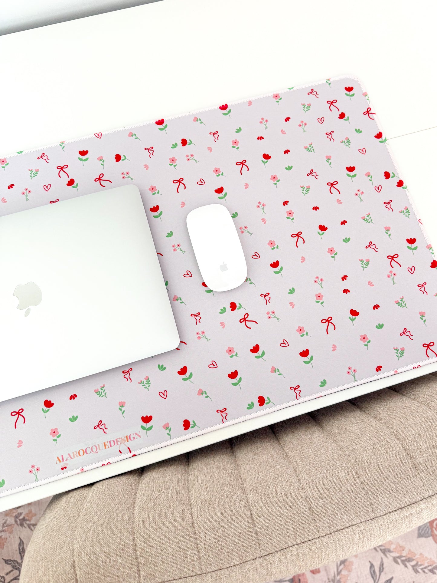 Tapis de bureau | Boucles et fleurs