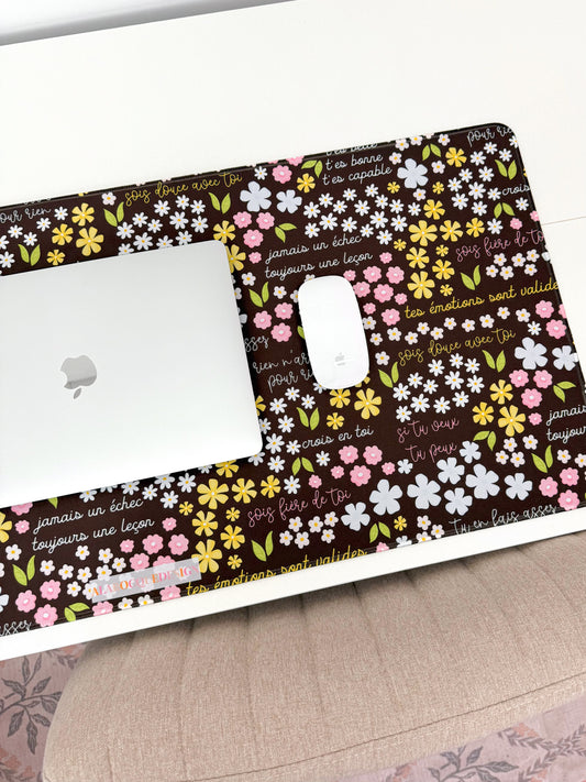 Tapis de bureau | Affirmations positives florales | Brun