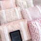 Coussin de lecture | Fraises roses pâles