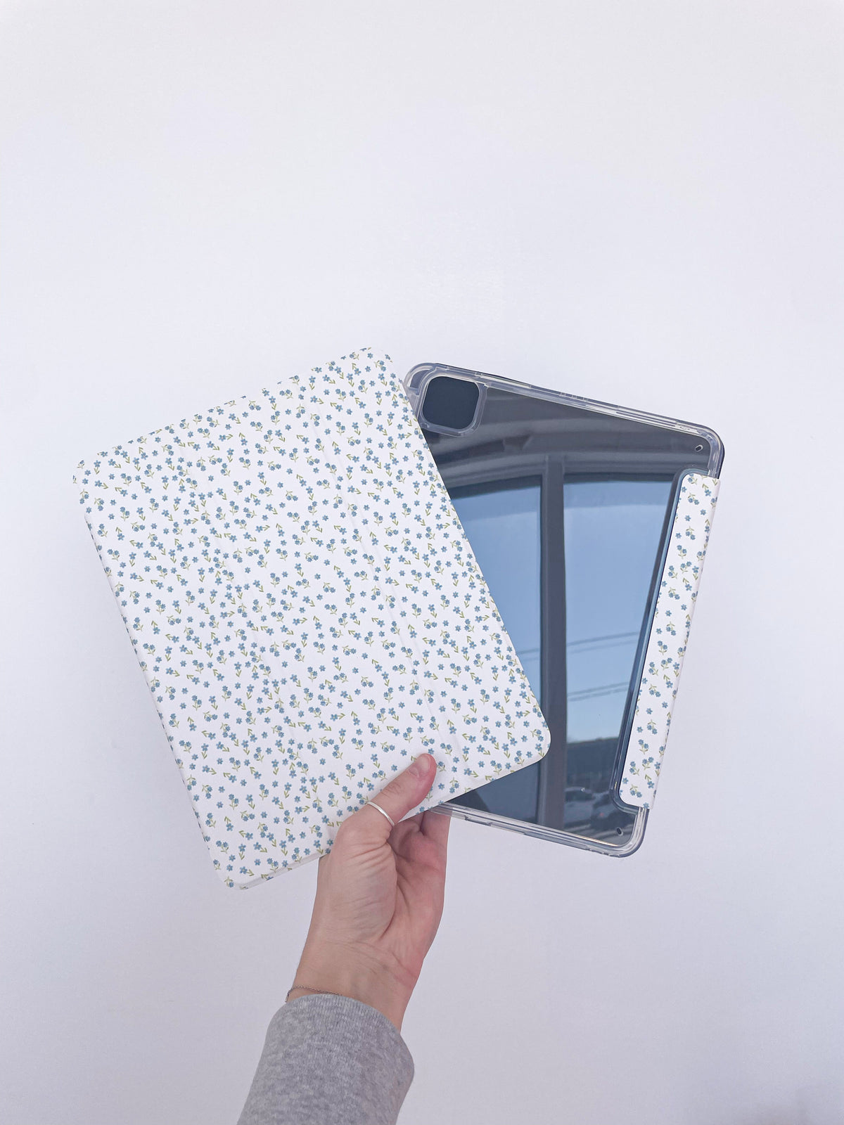 Étui à iPad | Air ou Pro 11'' et 13'' | Fleurs bleues vintages