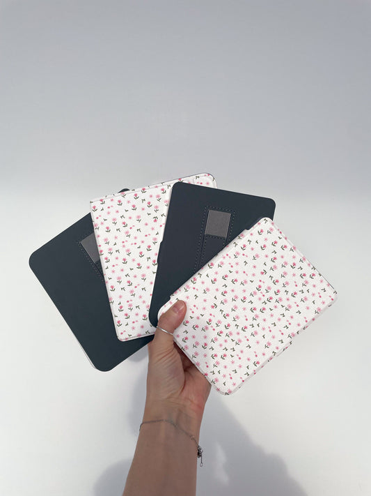 Étui à liseuse | Kobo Clara ou Libra Color | Fleurs mélange de roses