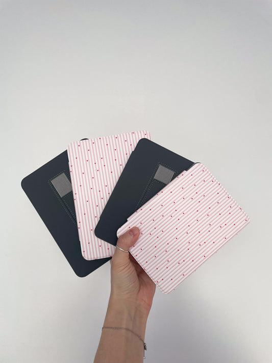 Étui à liseuse | Kindle 6'' et 7''  | Lignes et coeurs
