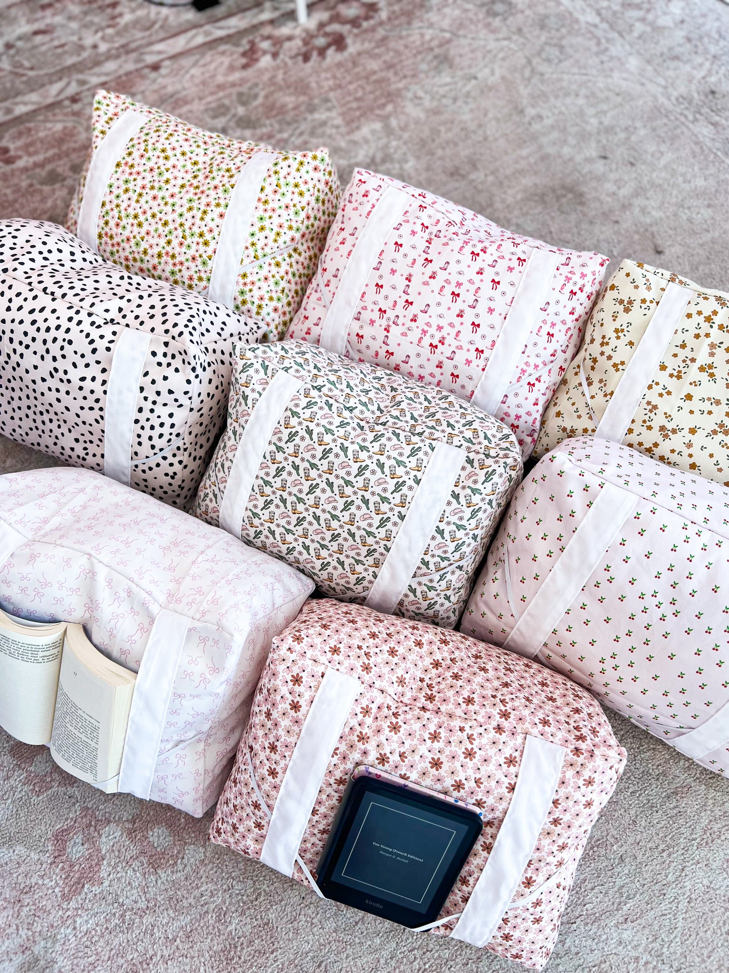 Coussin de lecture | Cowgirl et cerises
