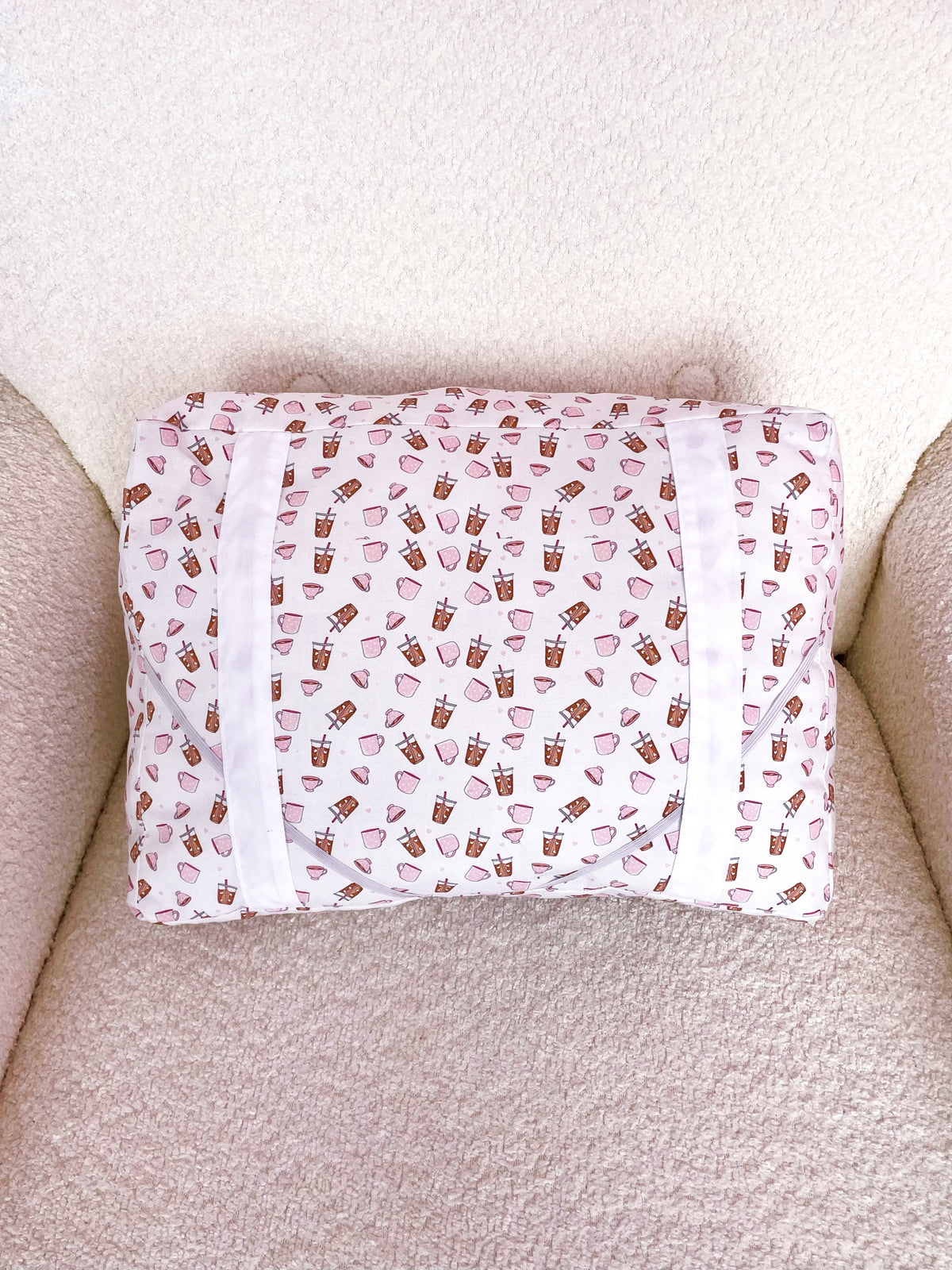 Coussin de lecture | Cafés et coquette pâle