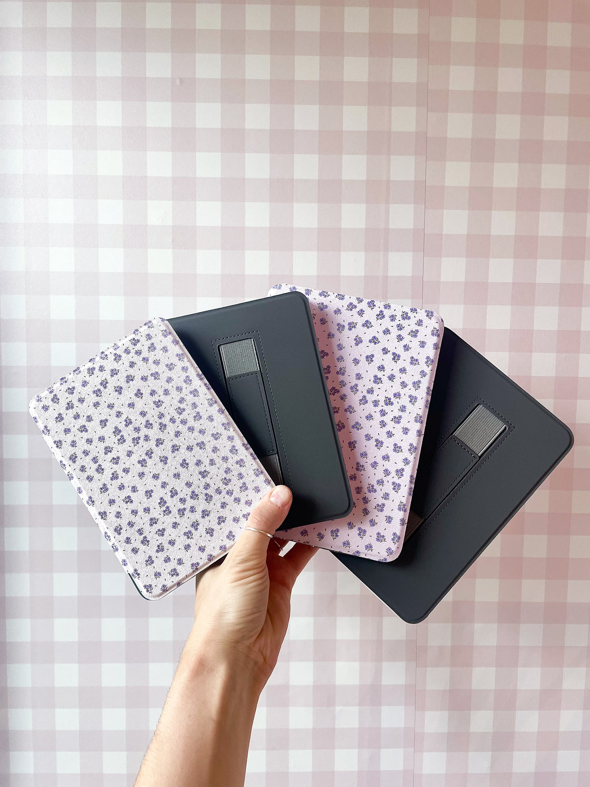 Étui à liseuse | Kindle 6'' et 7''  | Fleurs mélange de mauves (foncé)