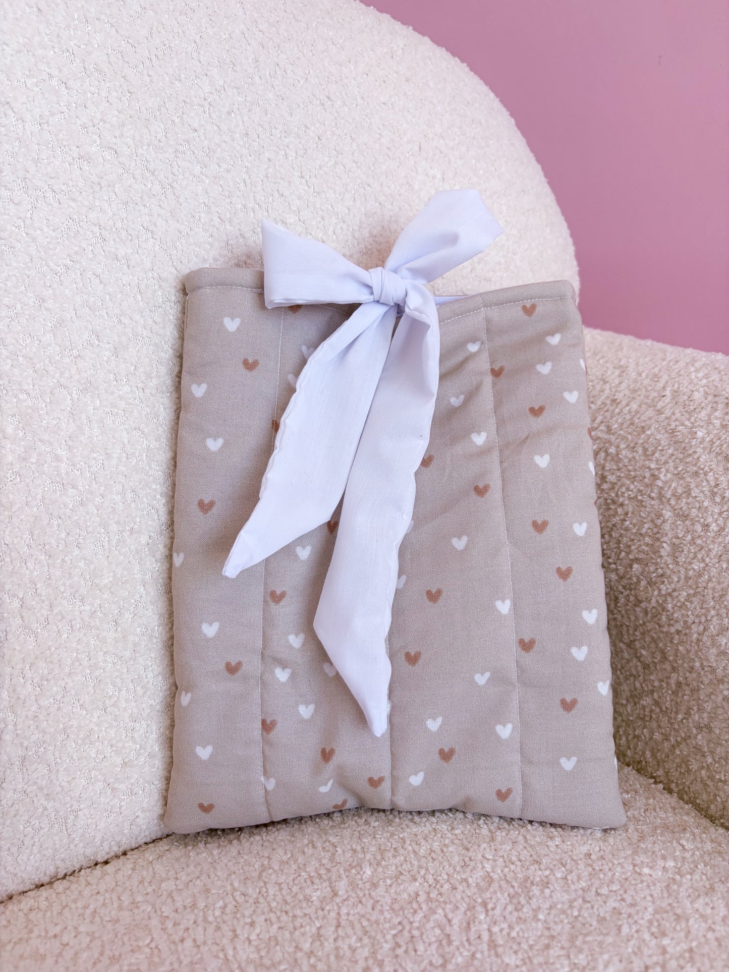 Pochette à livre ou liseuse | Beige et cœurs