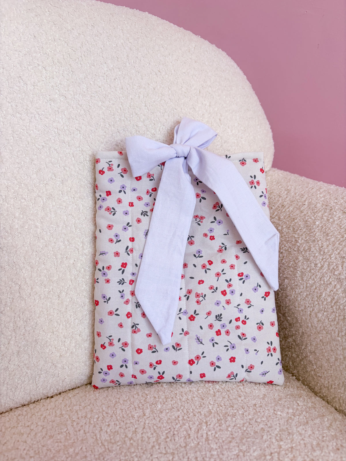 Pochette à livre ou liseuse | Minis fleurs rouges et mauves