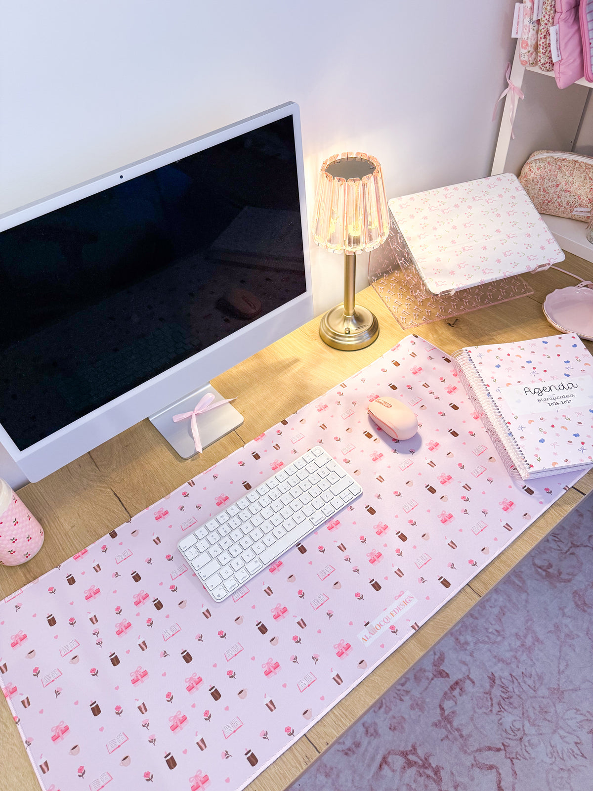 Tapis de bureau | Livres, cafés et roses