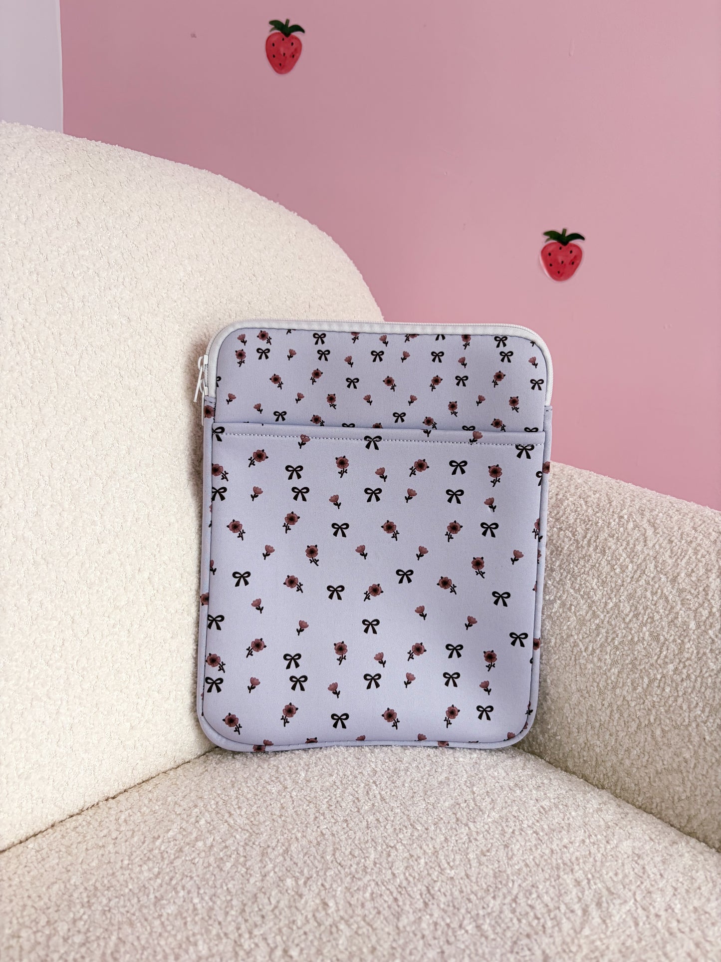 Pochette à tablette | 11 à 15'' | Boucles et fleurs brunes