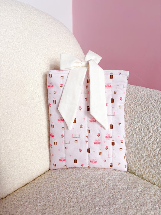 Pochette à livre ou liseuse | Livres, cafés et roses