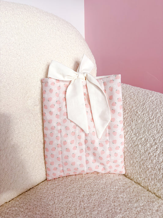 Pochette à livre ou liseuse | Fraises roses pâles