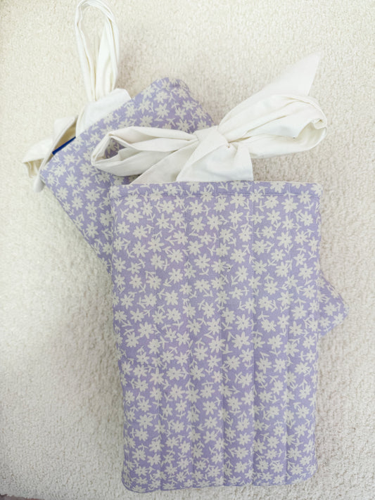Petite pochette à livre de poche ou liseuse | Mauve et fleurs blanches