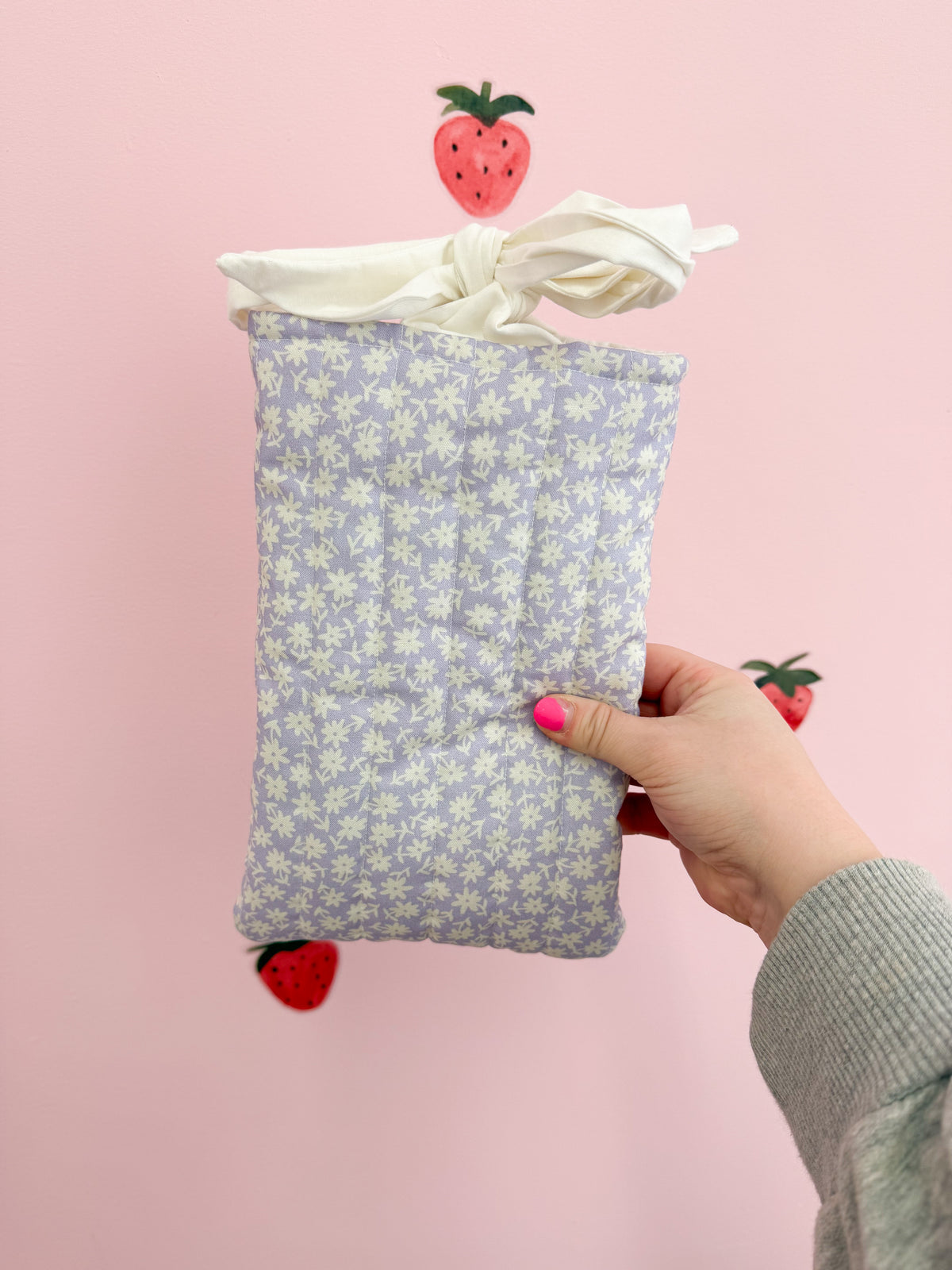 Petite pochette à livre de poche ou liseuse | Mauve et fleurs blanches