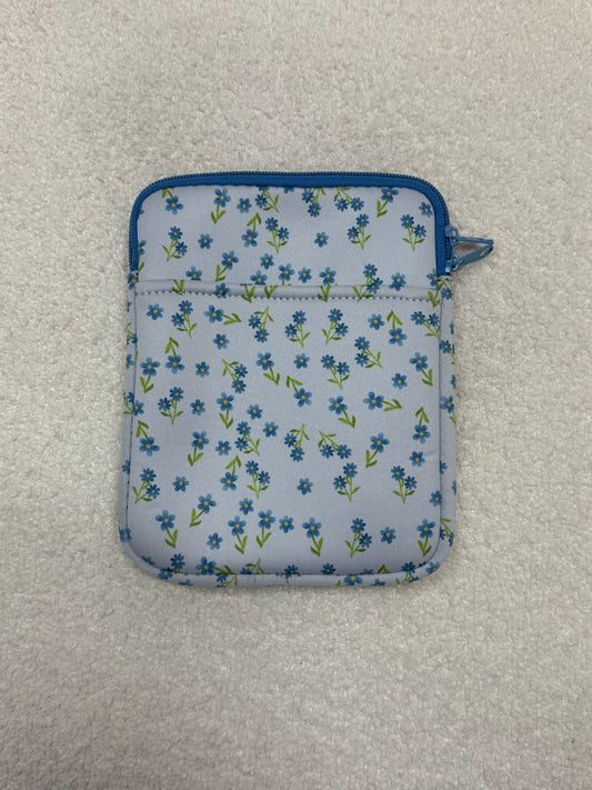 Pochette à liseuse | Fleurs bleues vintages